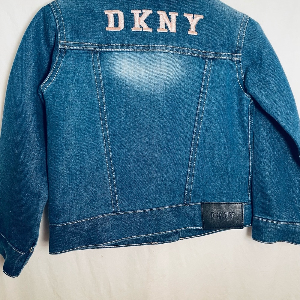 DKNY - Picture 3 of 4